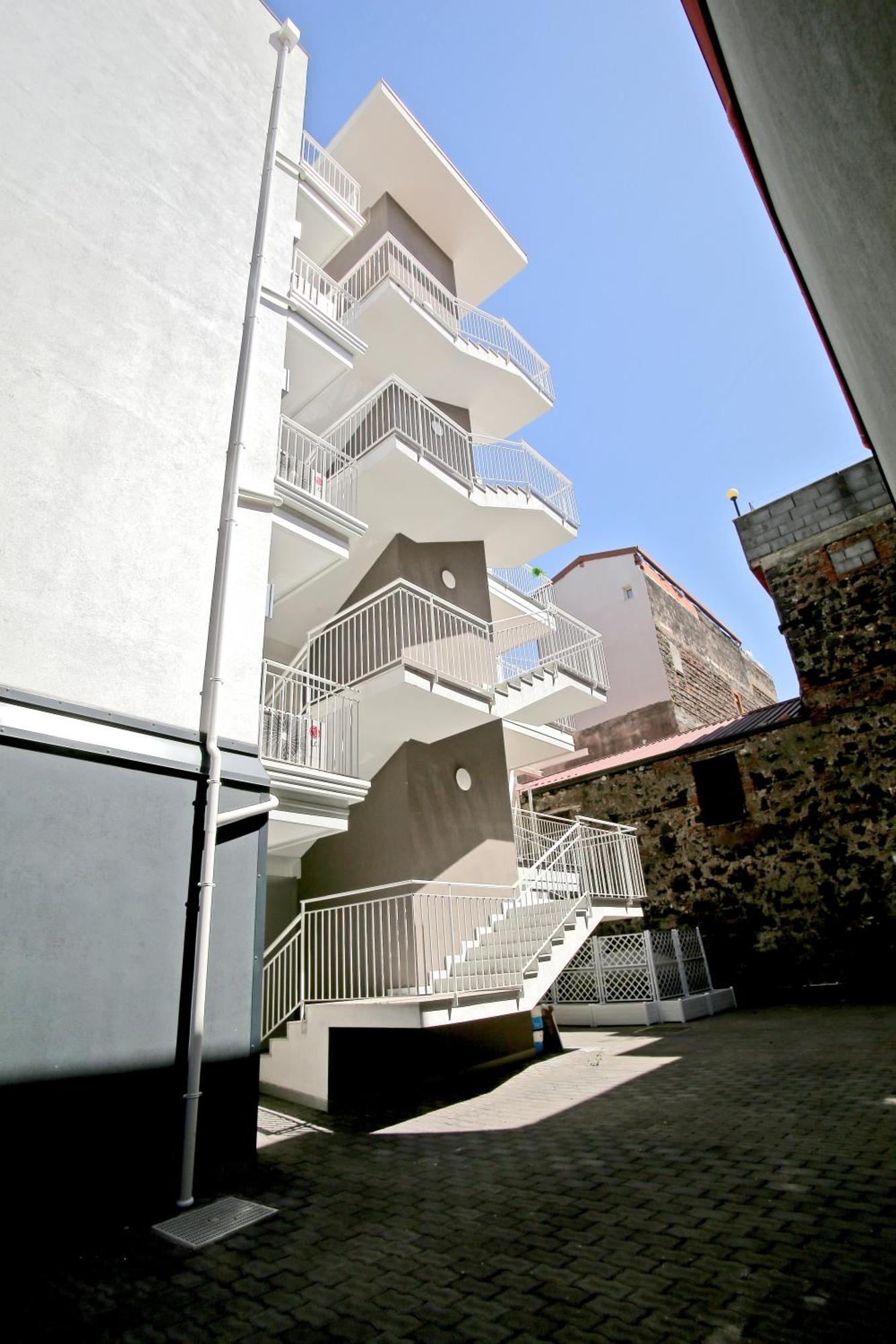 Laudani Homes Aeroporto di Catania Fontana Rossa Esterno foto