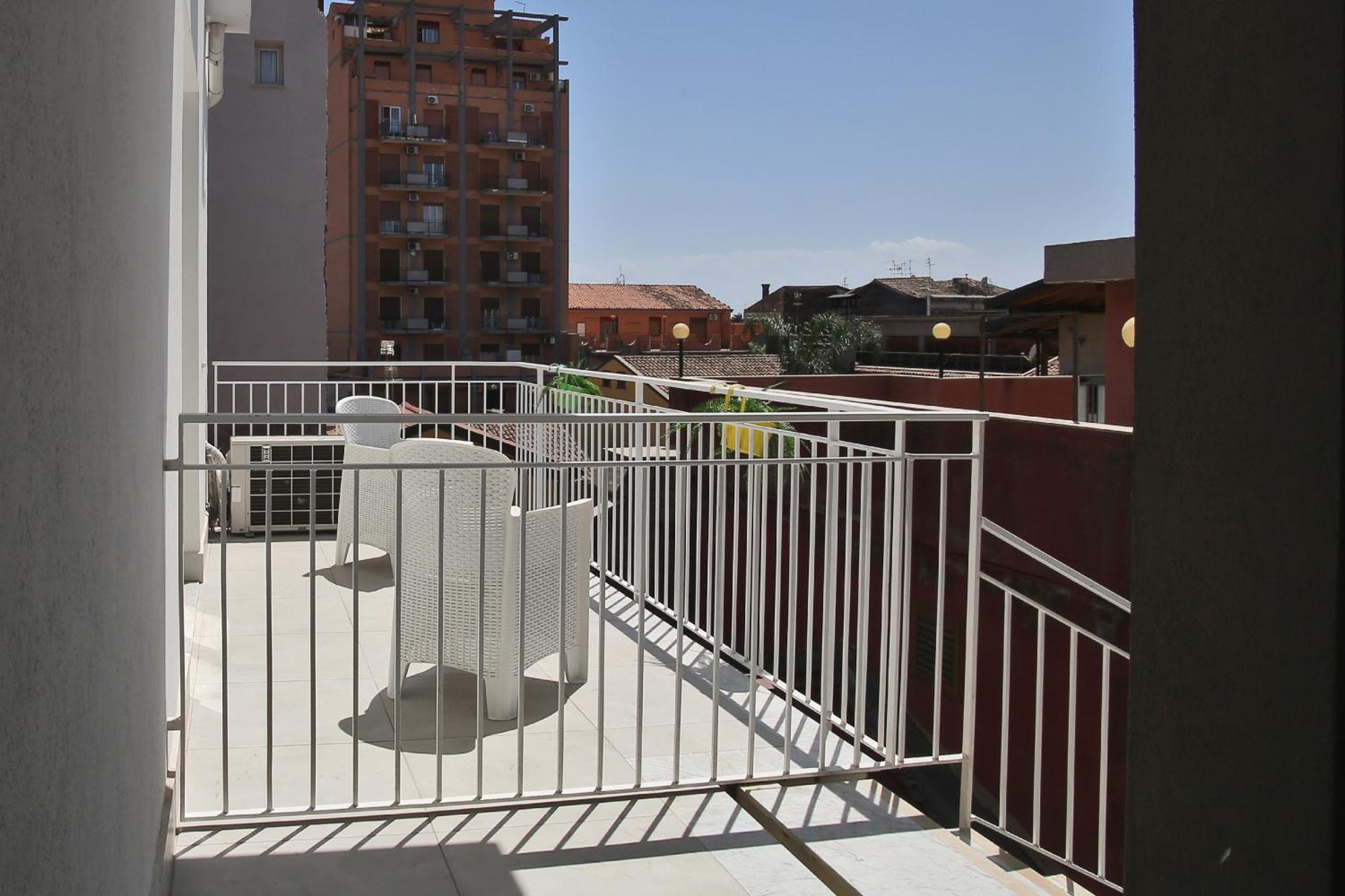 Laudani Homes Aeroporto di Catania Fontana Rossa Esterno foto